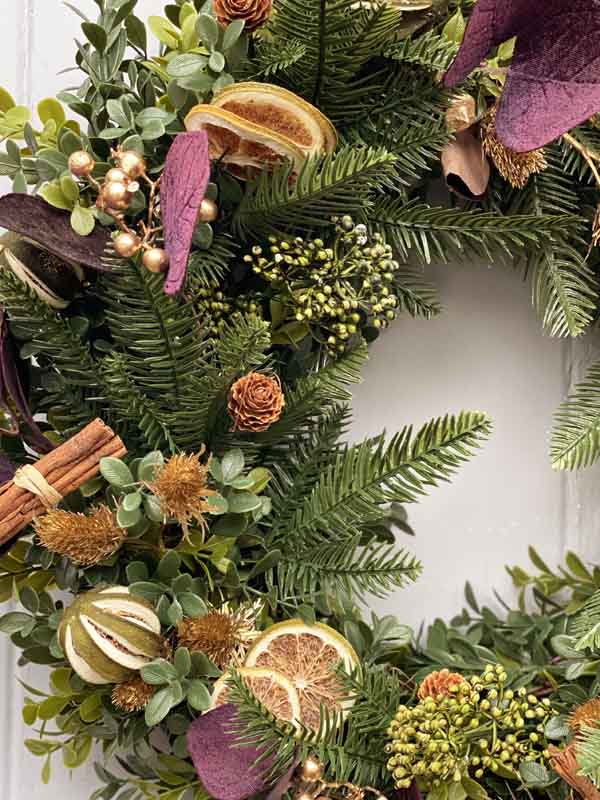 
                  
                    DARCY Christmas Wreath Kit
                  
                