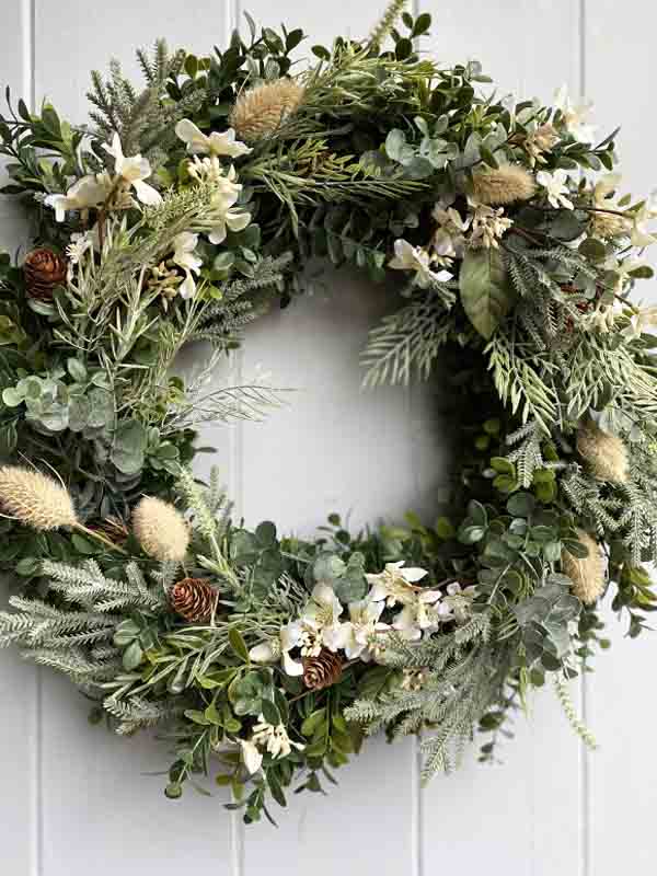 
                  
                    winter wreath design
                  
                