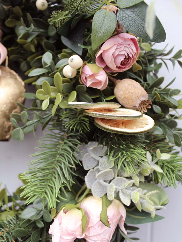 
                  
                    wreath kit
                  
                