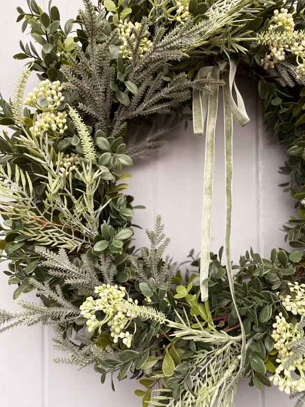 
                  
                    WINTER BERRY WREATH KIT
                  
                