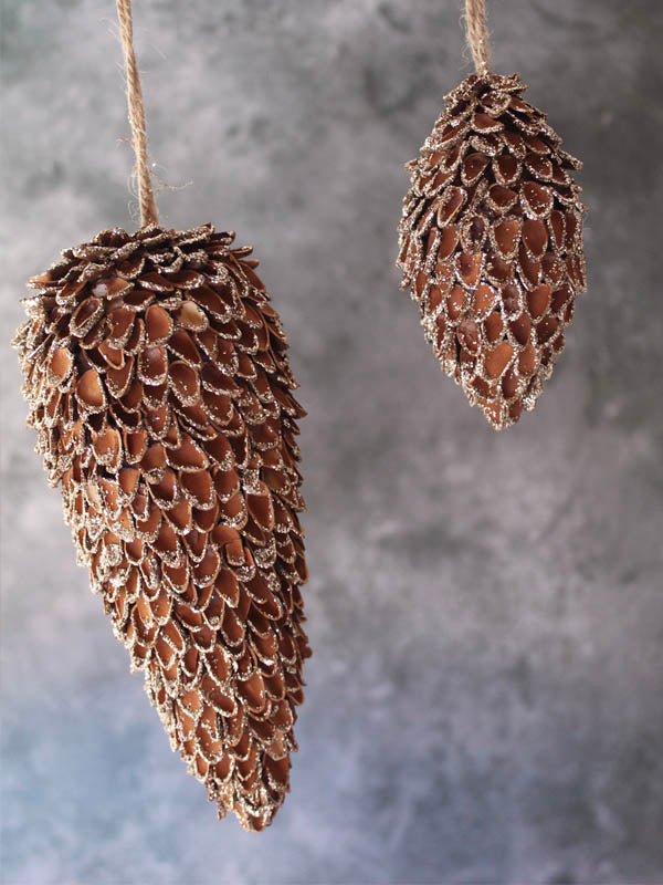 
                  
                    EXTRA LARGE PINE CONE
                  
                