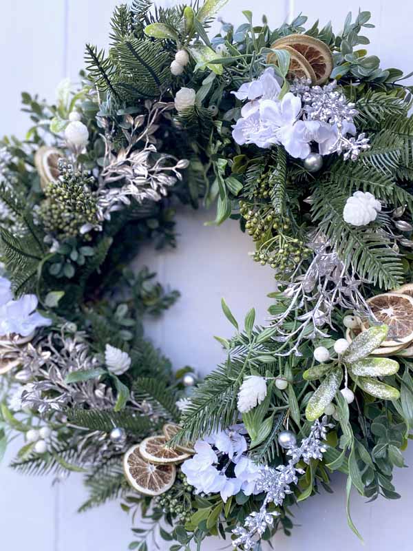 WHITE WREATH KIT