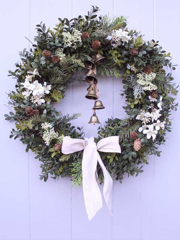 white christmas wreath