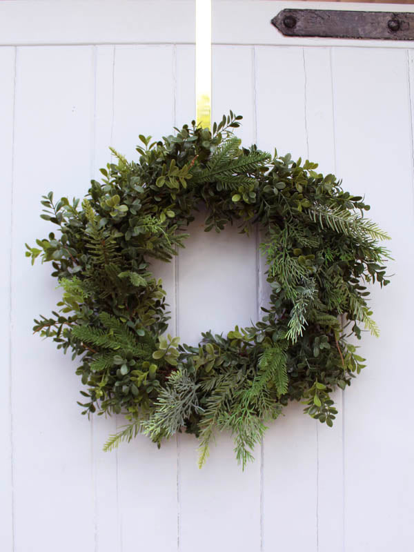 
                  
                    how to hang your wreath
                  
                