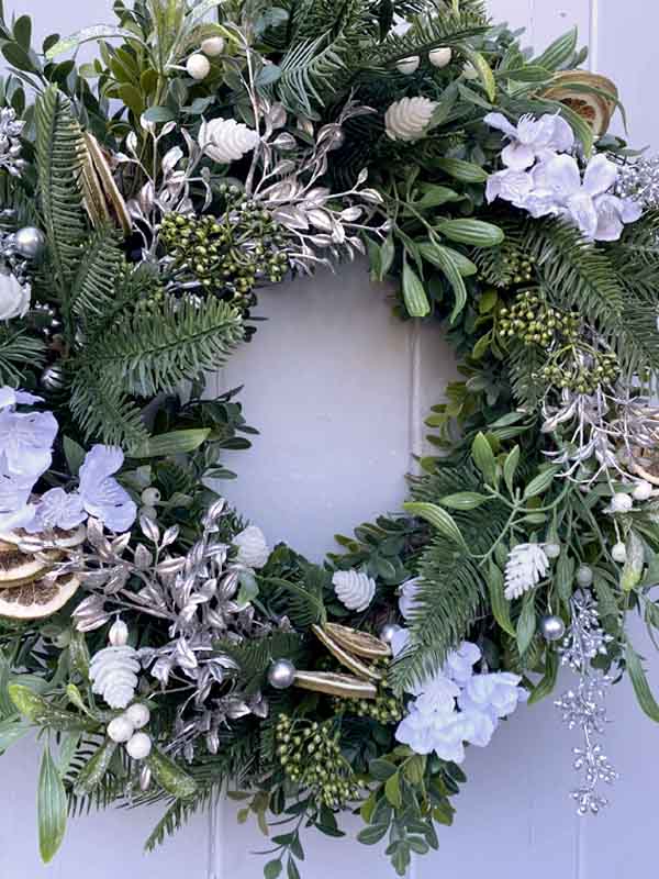 
                  
                    WREATH MAKING
                  
                