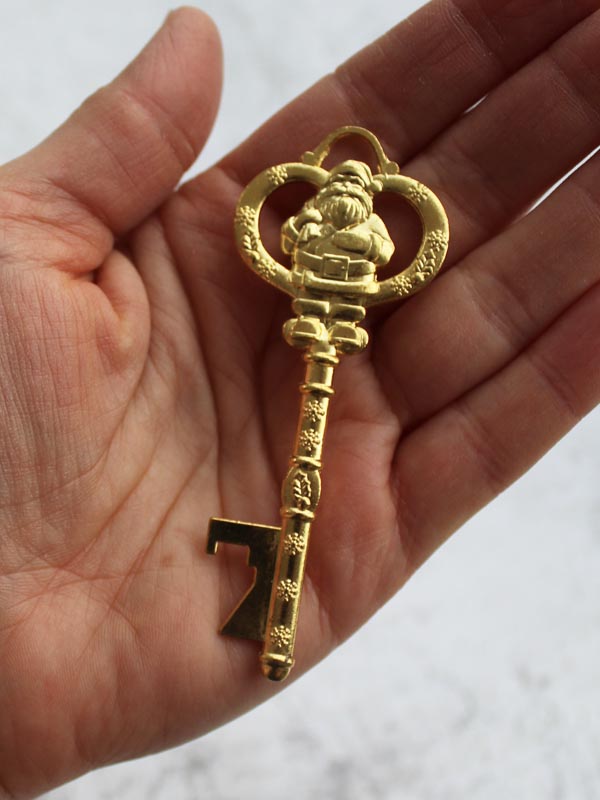 GOLDEN SANTA KEY