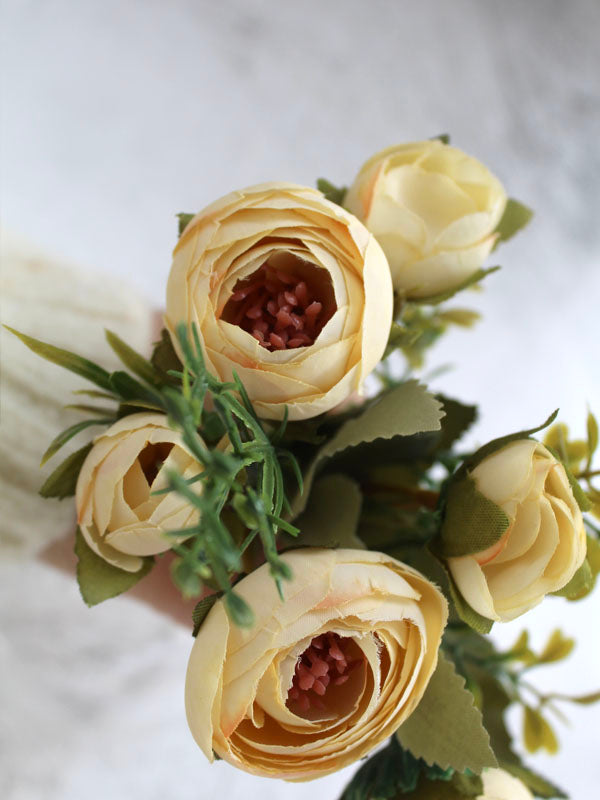 
                  
                    LEMON RANUNCULUS
                  
                